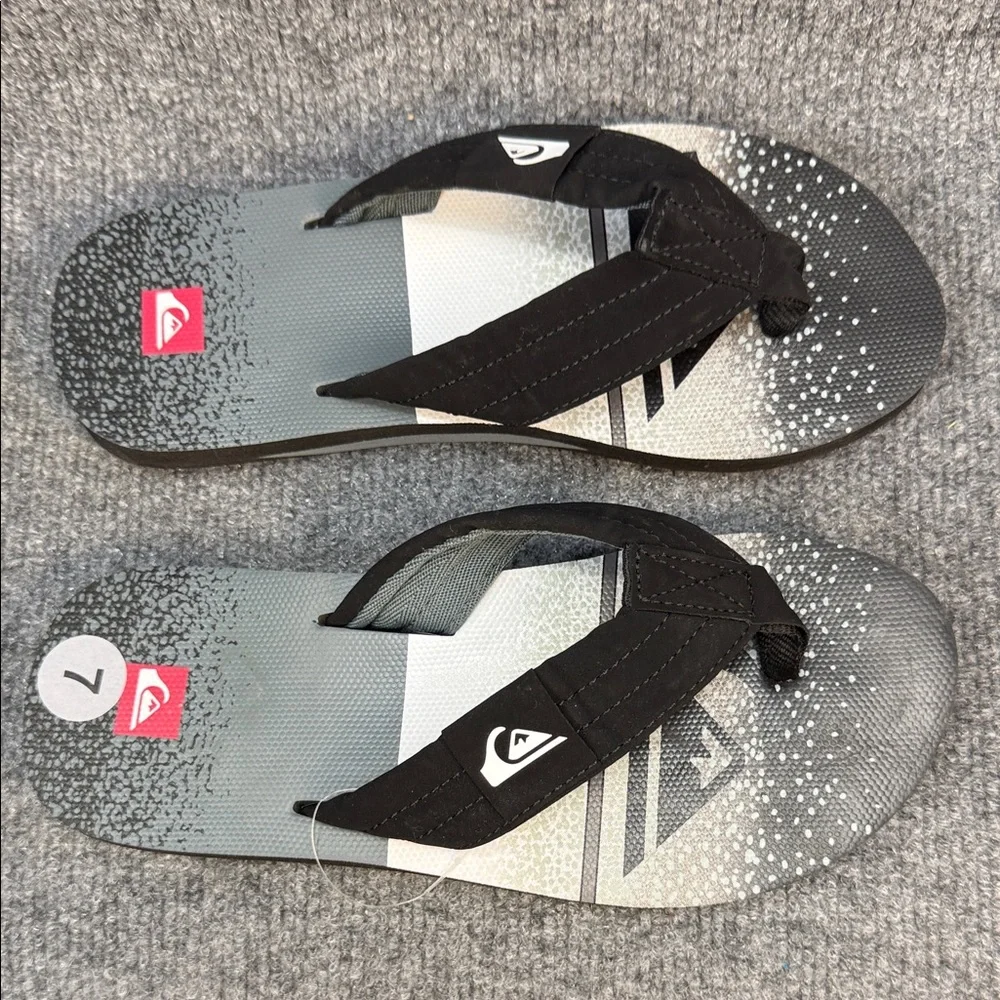 Quiksilver Black and Gray Gradient Men’s Sandals Size 7 EU40 NWOT